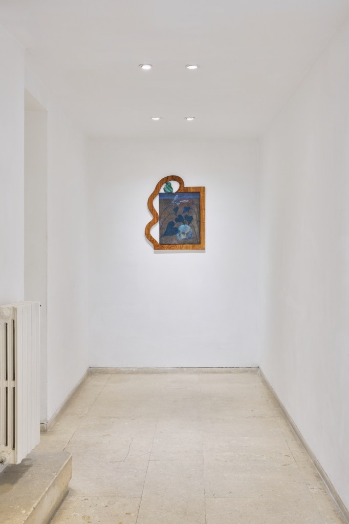Love is a garden (2025) by Mattia Sinigaglia, oil on linen with a glazed ceramic and centuries-old chestnut wood artist frame, 71.5 by 58.5 cm. Photo by Clelia Cadamuro.