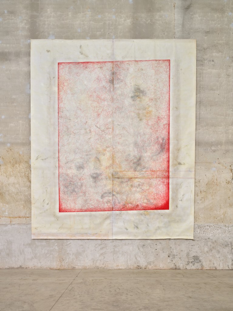 Here’s an English alt text for that caption:

**Alt text:**
Installation view of *Wandering Position – Pogonomyrmex III* (1995) by Yukinori Yanagi, exhibited at Pirelli HangarBicocca, Milan, 2025. Photo by Agostino Osio. Courtesy of the artist and Pirelli HangarBicocca.
