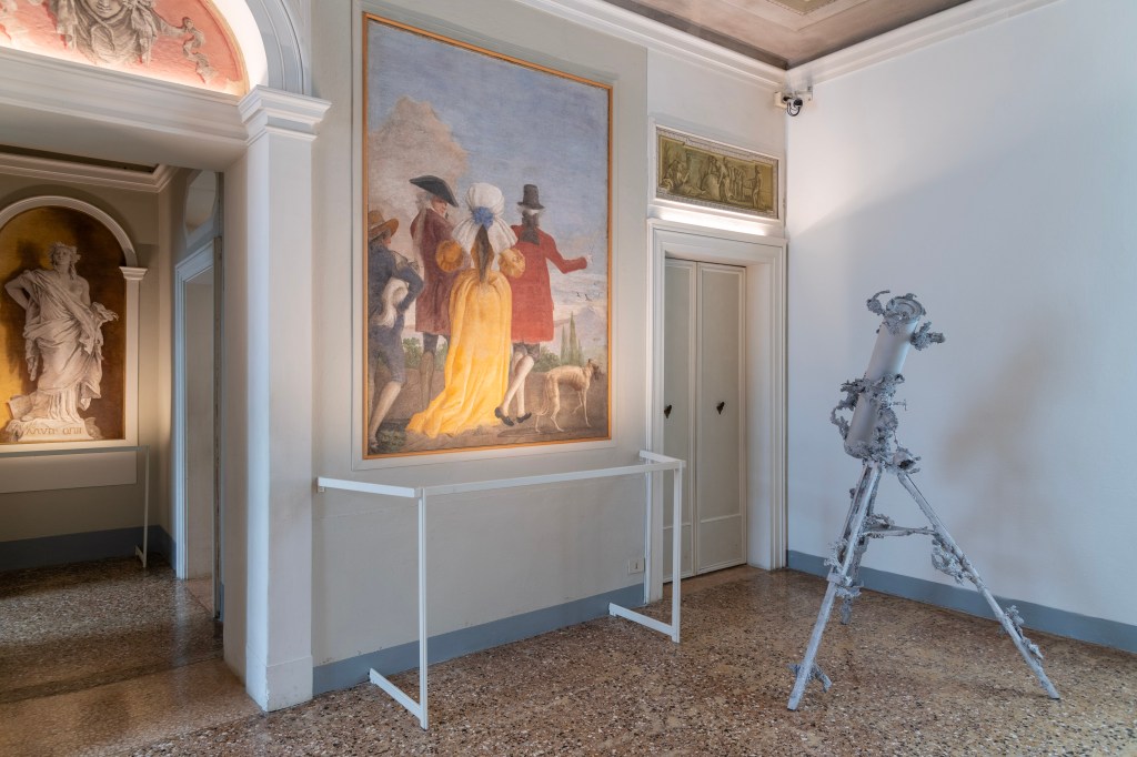 Exhibition view of Leaps, gaps and overlapping diagrams by Loris Cecchini at Ca’ Rezzonico – Museo del Settecento Veneziano, Venice, 2024–25. Photo by Irene Fanizza