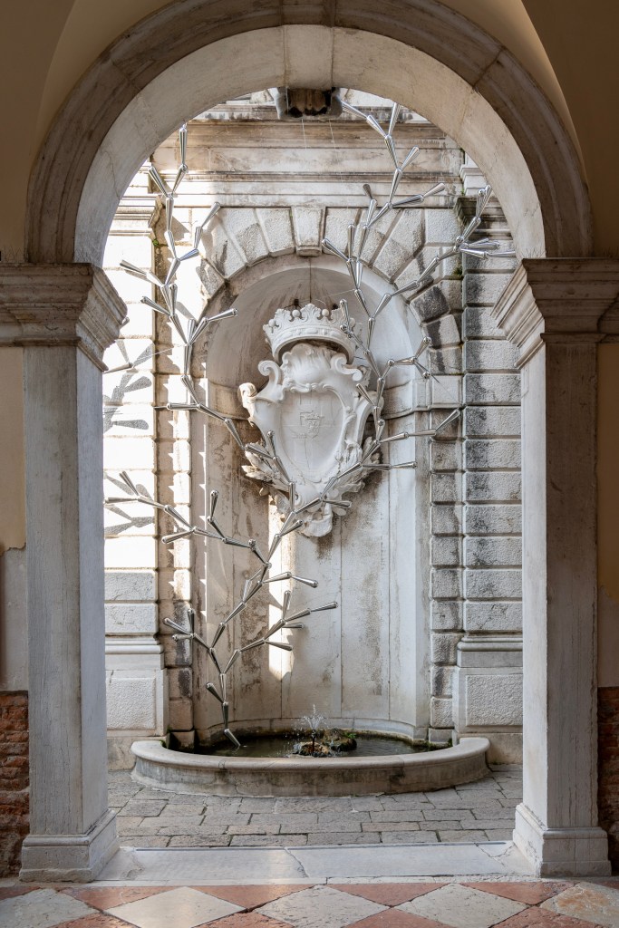 Exhibition view of Leaps, gaps and overlapping diagrams by Loris Cecchini at Ca’ Rezzonico – Museo del Settecento Veneziano, Venice, 2024–25. Photo by Irene Fanizza