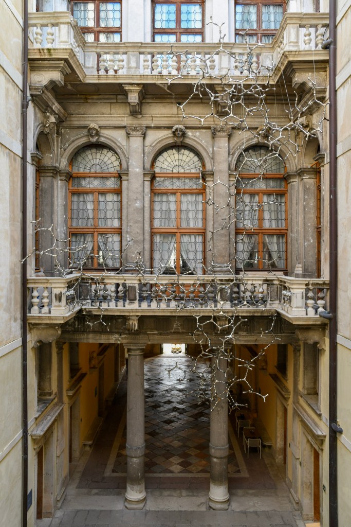 Exhibition view of Leaps, gaps and overlapping diagrams by Loris Cecchini at Ca’ Rezzonico – Museo del Settecento Veneziano, Venice, 2024–25. Photo by Irene Fanizza