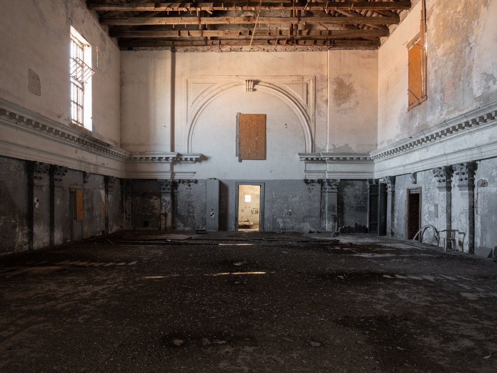 Exterior view of Sant’Anna Church, highlighting its architectural features within the surrounding urban context.