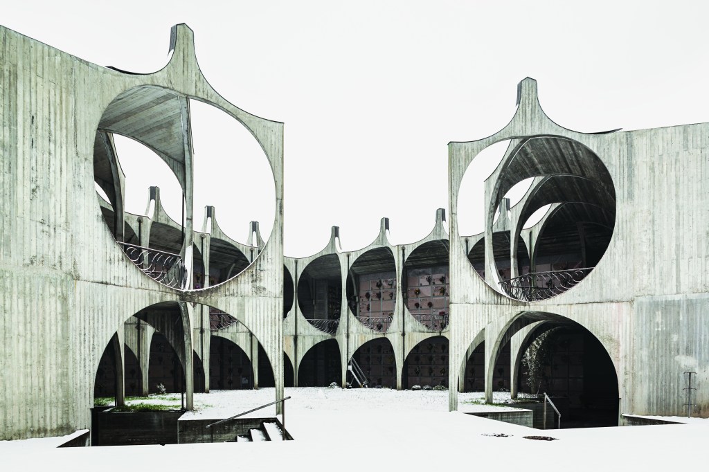 Luigi Ciapparella’s extension of the Cemetery of Busto Arsizio, Italy (circa 1970); photograph by Stefano Perego.