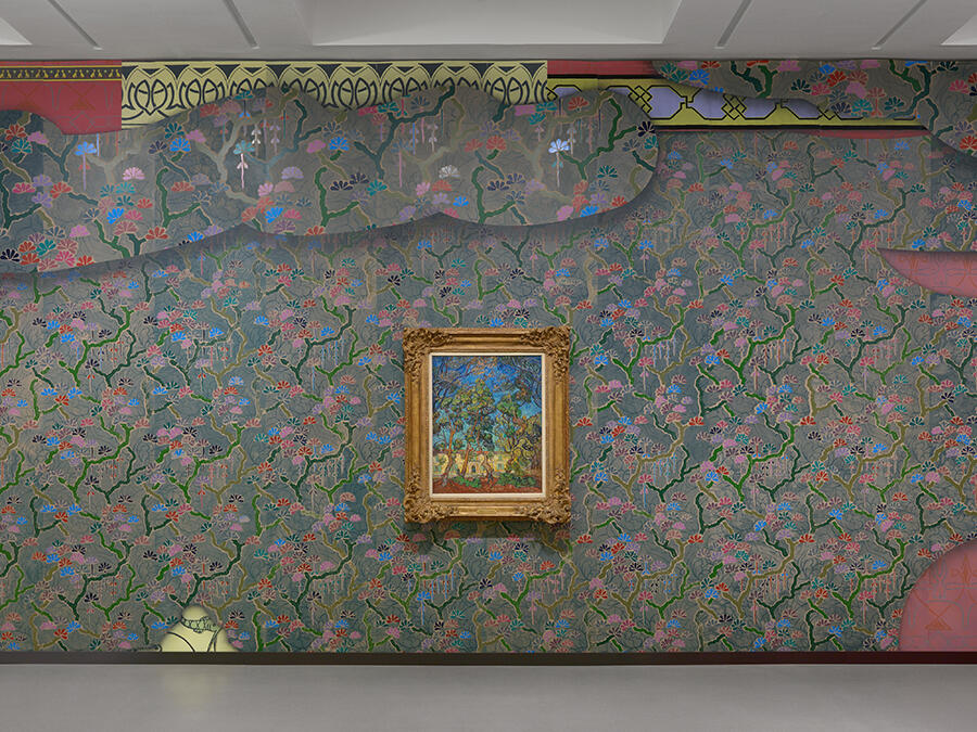 Laura Owens and Vincent van Gogh, 2021. Exhibition view, Fondation Vincent van Gogh Arles. Courtesy of © Laura Owens, Fondation Vincent van Gogh Arles, Sadie Coles HQ, London, and Galerie Gisela Capitain, Cologne. Photo by Annik Wetter.