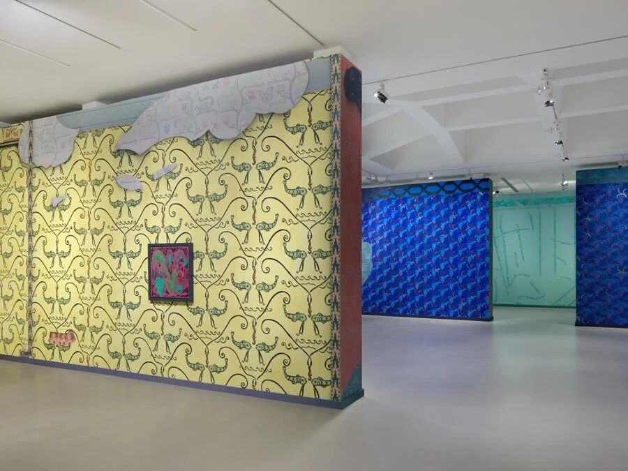 Laura Owens and Vincent van Gogh, 2021. Exhibition view, Fondation Vincent van Gogh Arles. Courtesy of © Laura Owens, Fondation Vincent van Gogh Arles, Sadie Coles HQ, London, and Galerie Gisela Capitain, Cologne. Photo by Annik Wetter.