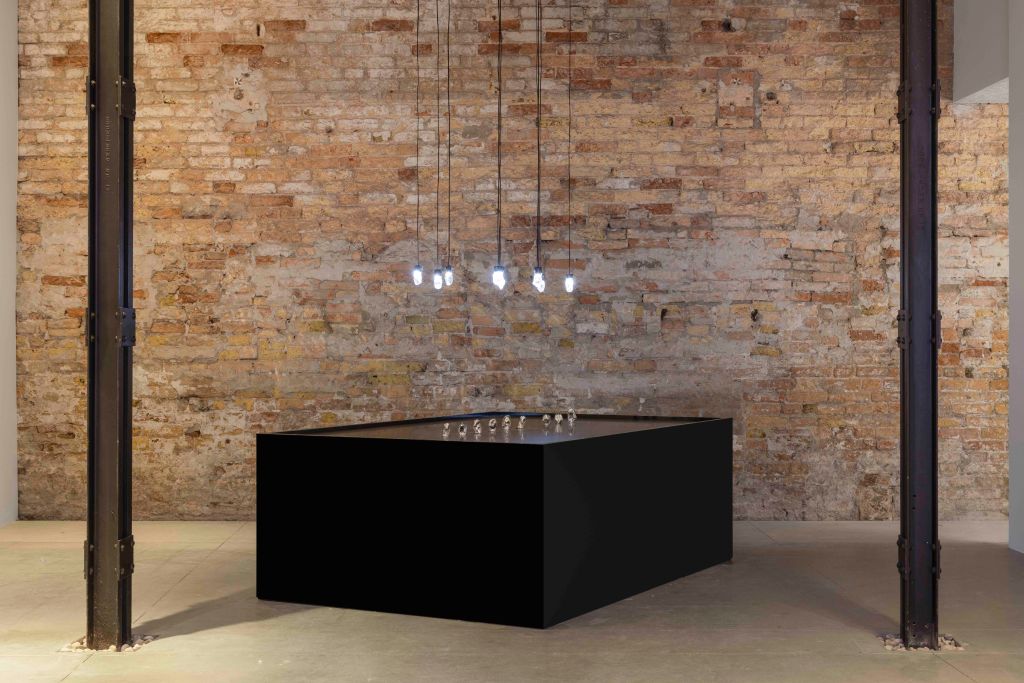 Mays Albaik, Kūni Kai Akūna Kama Aqūl! (Be, so that I may be as I say!), 2026. Mouth-blown glass and LED light installation. Courtesy of National Pavilion UAE – La Biennale di Venezia. Photo by Ismail Noor.