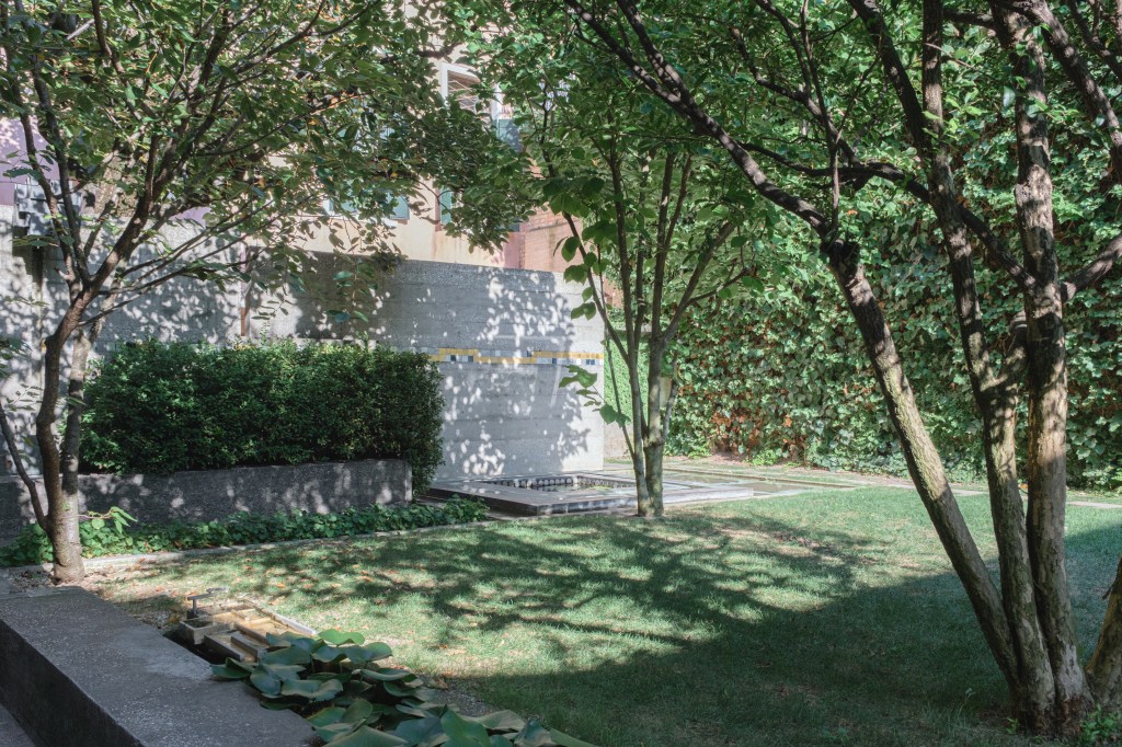 Carlo Scarpa’s Garden at Fondazione Querini Stampalia, Venice. Photo by Adriano Mura. Courtesy of Fondazione Querini Stampalia, Venice.