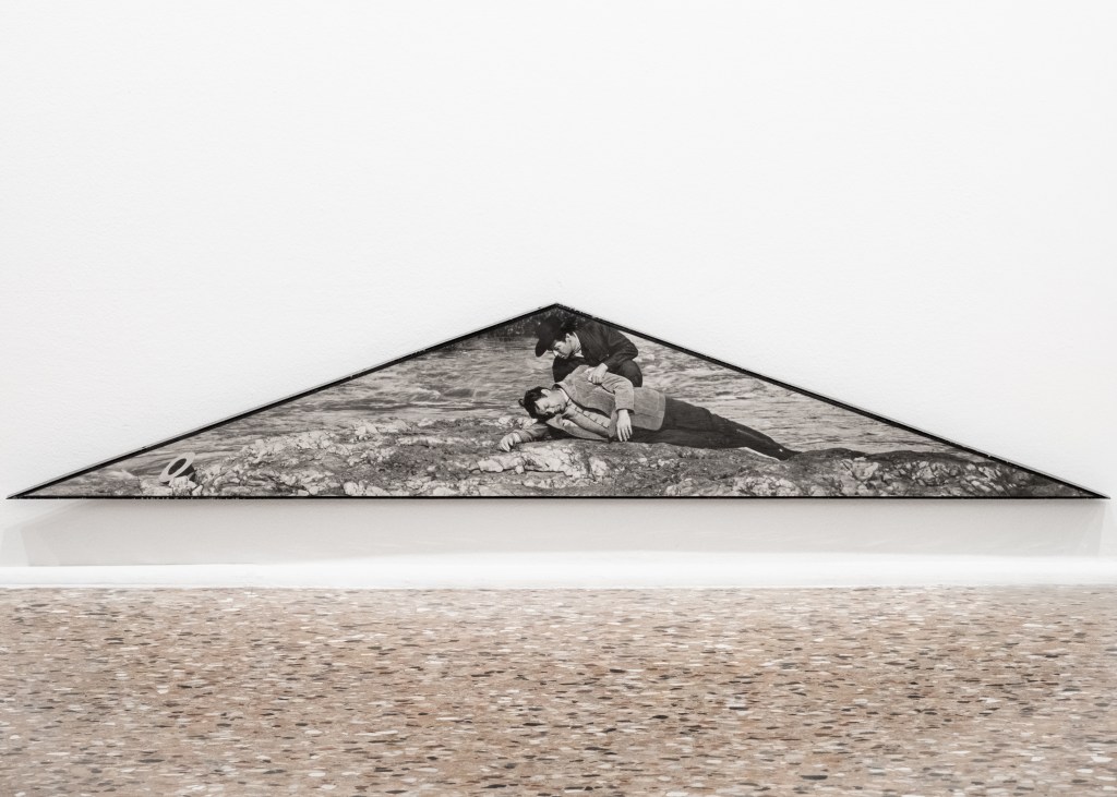 John Baldessari. No Stone Unturned – Conceptual Photography, a project by Cristiana Collu in collaboration with the Estate of John Baldessari, the John Baldessari Family Foundation, and Sprüth Magers. Photo by Adriano Mura. Courtesy of Fondazione Querini Stampalia, Venice.