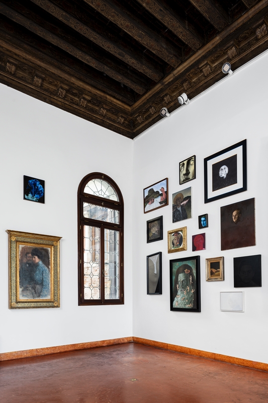 Installazione della mostra See You, Venice. Veduta dell'allestimento. Courtesy Tommaso Calabro, Venezia. Foto: Silvia Longhi.