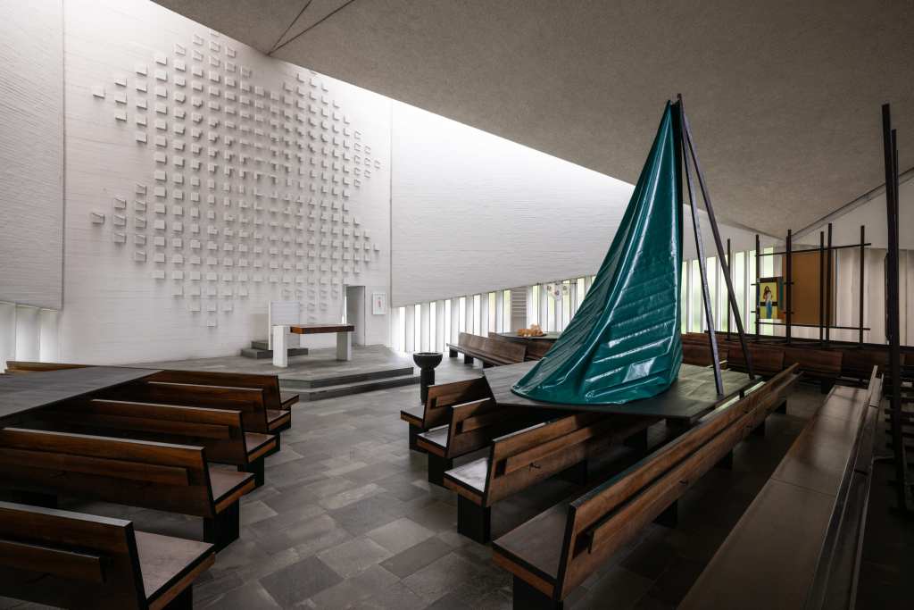 Installation view of Minaret / Konfektion (Minaret / Ready-to-Wear) (2007/2026) by Bettina Allamoda. Photo: Ivan Erofeev / Manifesta 16 Ruhr